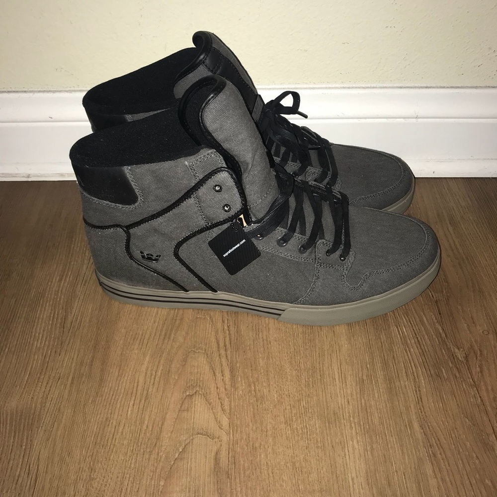 Size 15 high top Supra’s